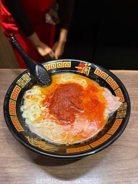 天然とんこつラーメン 赤い秘伝のたれ20倍