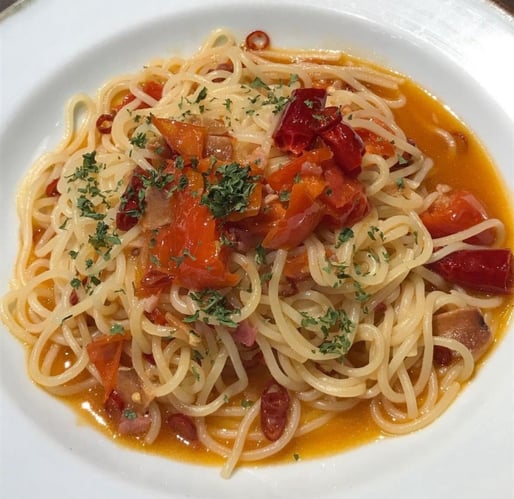 セミドライトマトの辛口ペペロンチーノ