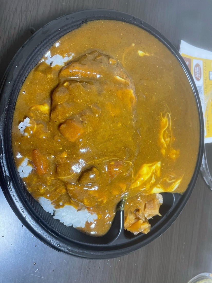 ロースカツカレー600g トマトガーリック、チーズトッピング 7辛