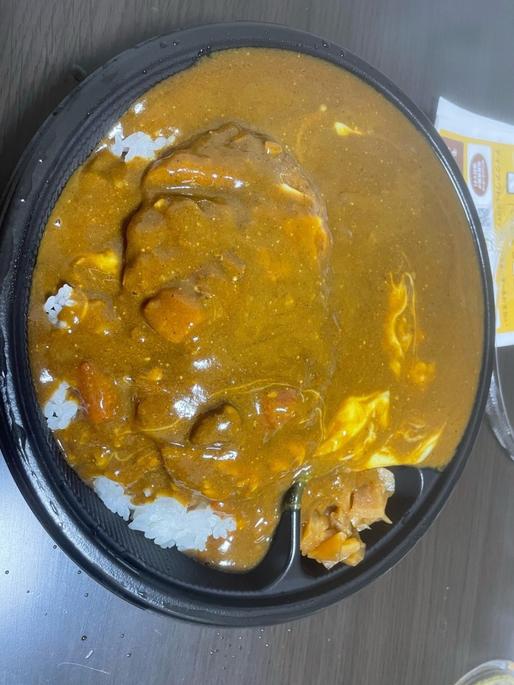 ロースカツカレー600g トマトガーリック、チーズトッピング 7辛