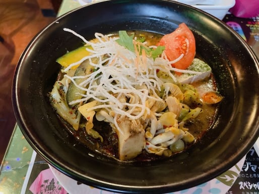 チキンカレー ＋カマンベール＋マジックのマッシュ 極楽