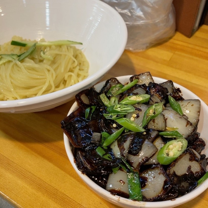 唐辛子ジャージャー麺