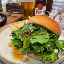ホットスウィートチリソース×パクチーバーガー