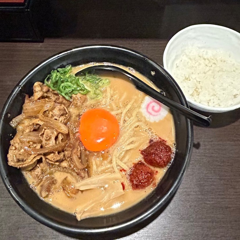 旨辛肉玉そば 旨辛玉トッピング