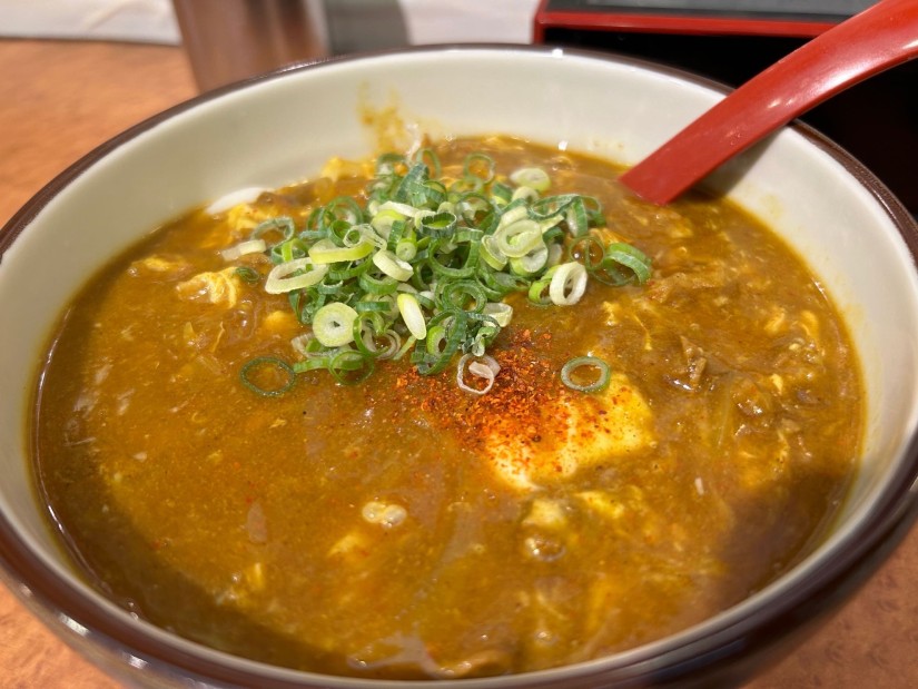あんかけ玉子とじ激辛肉カレーうどん 激辛にドクロのマーク