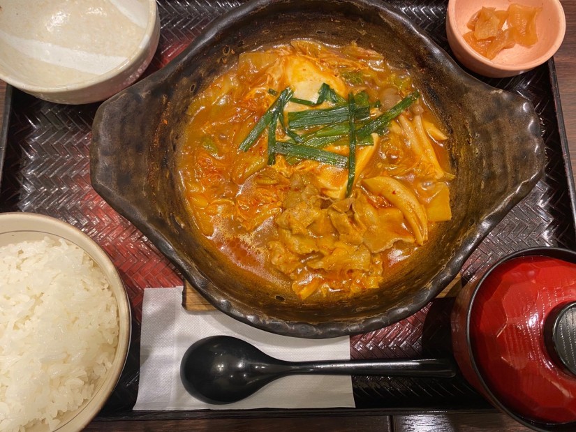 旨辛豚キムチ鍋定食