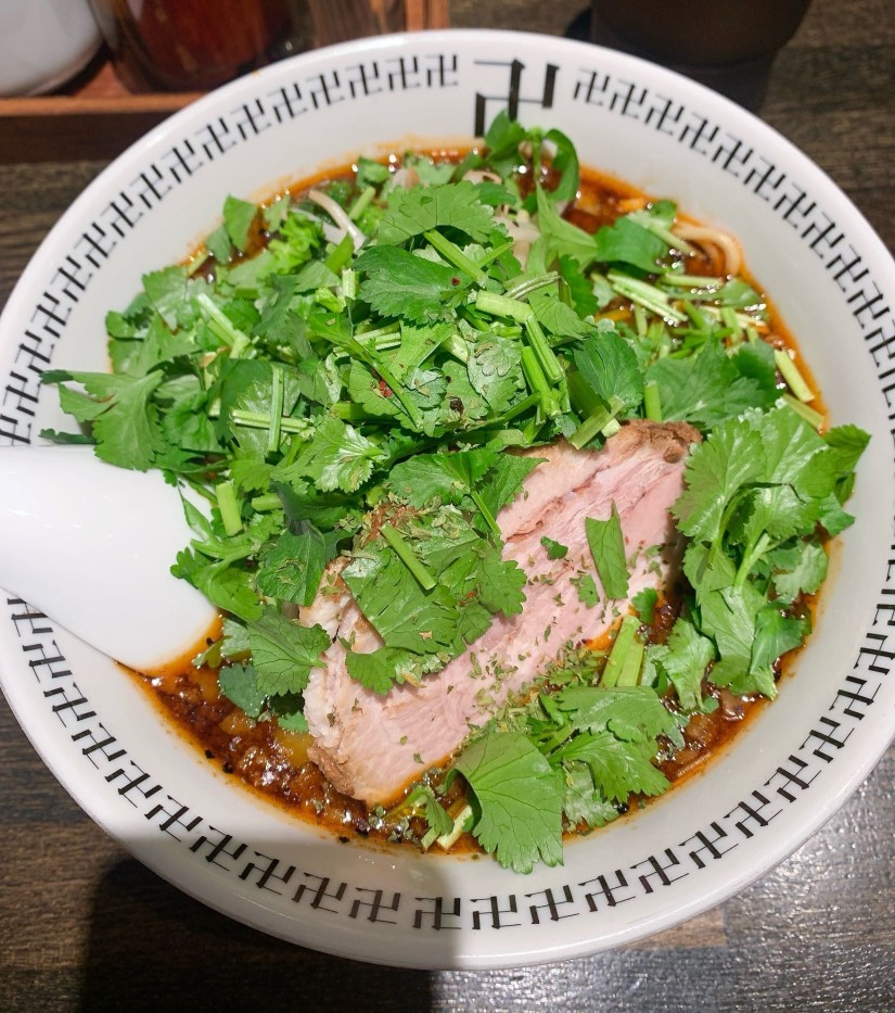 スパイス・パクチーラー麺