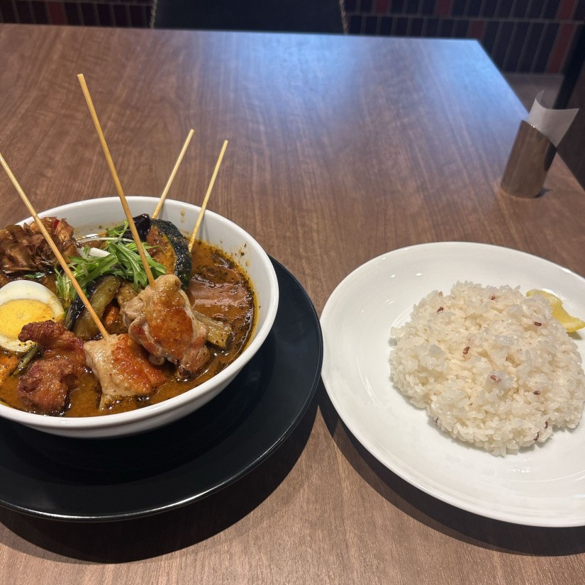 パリパリチキンのスープカレー(ｻﾞﾝｷﾞトッピング) 辛い