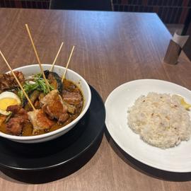 パリパリチキンのスープカレー(ｻﾞﾝｷﾞトッピング) 辛い