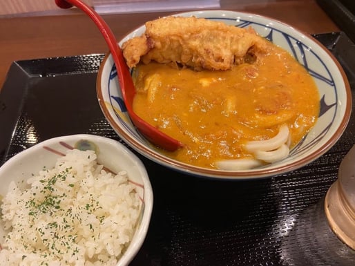 トマたまカレーうどん