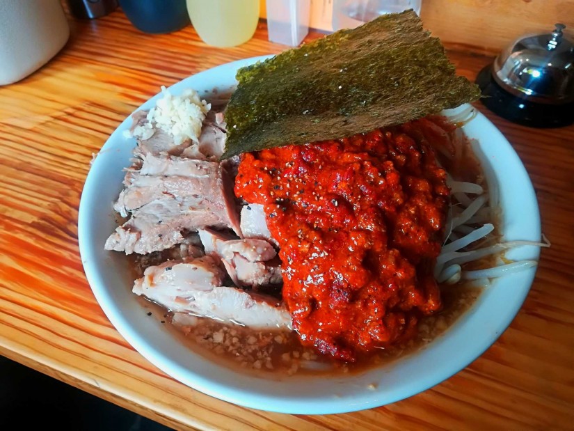 オロチョンラーメンぶた入り