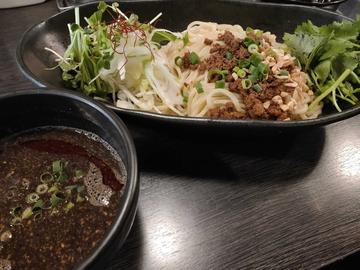 黒胡麻坦々つけ麺