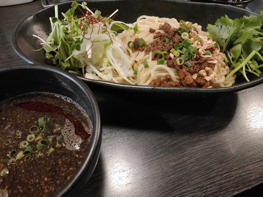 黒胡麻坦々つけ麺