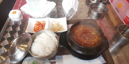 ユッケジャンスープランチ