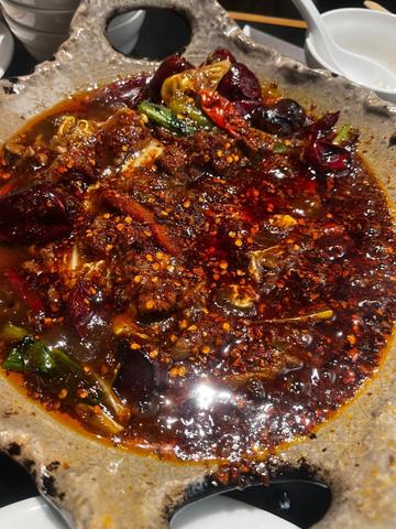 水煮牛肉 牛ロースの激辛四川土鍋煮込み
