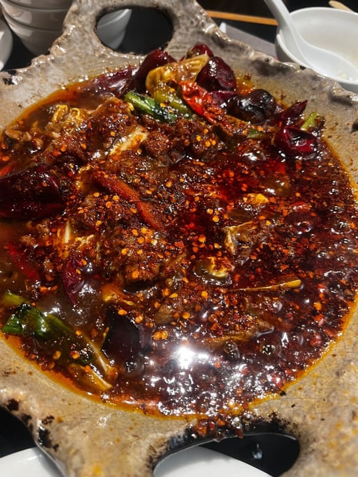 水煮牛肉 牛ロースの激辛四川土鍋煮込み