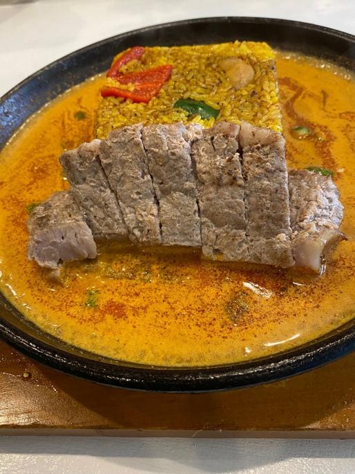 ドライカレー8辛青唐辛子+豚肩ロース肉トッピング