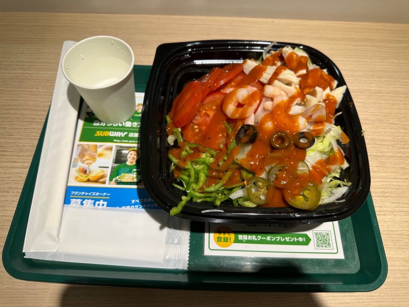 サラダチキンサラダ チリソース上限、えびトッピング