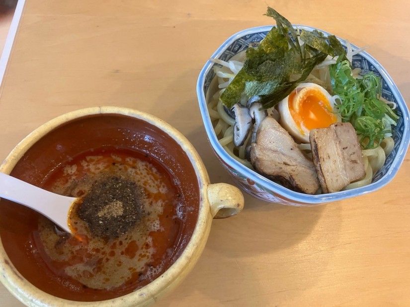 ロクのつけ麺赤 ピリ辛ラー油入り
