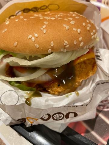 チキンヤラピノバーガー