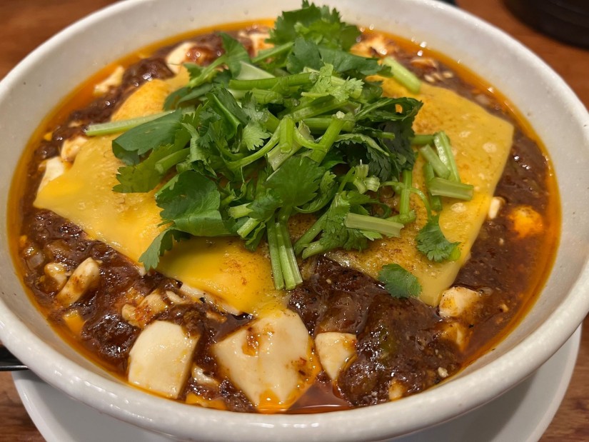 麻婆麺倍辛 チーズパクチートッピング