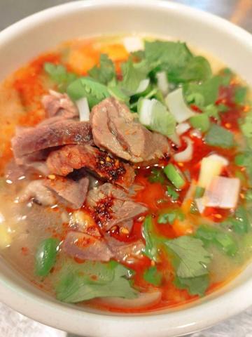 羊肉刀削麺 3