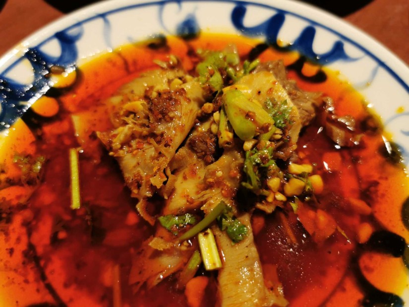 牛モツとハチノスのラー油和え