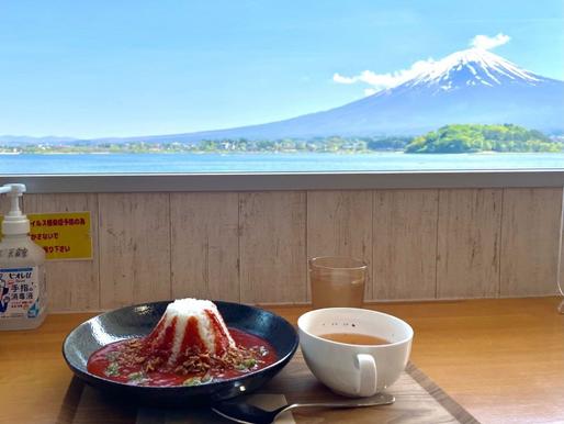 赤い富士山カレー