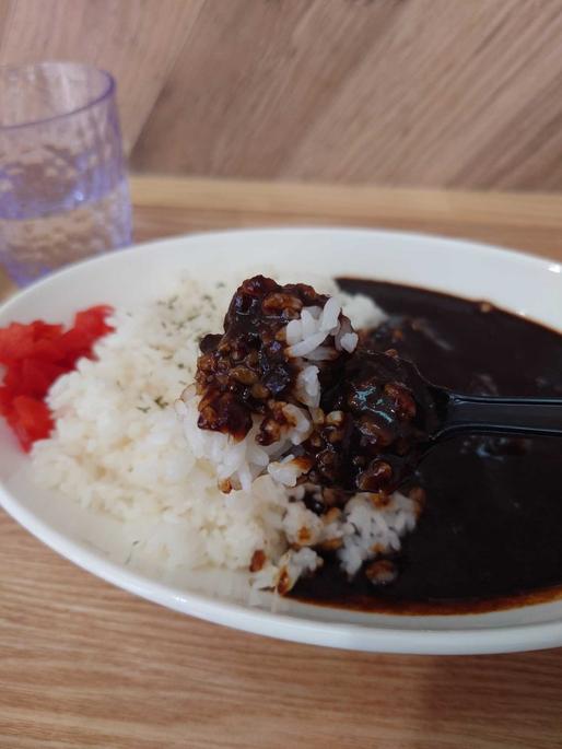 牛すじ黒カレー