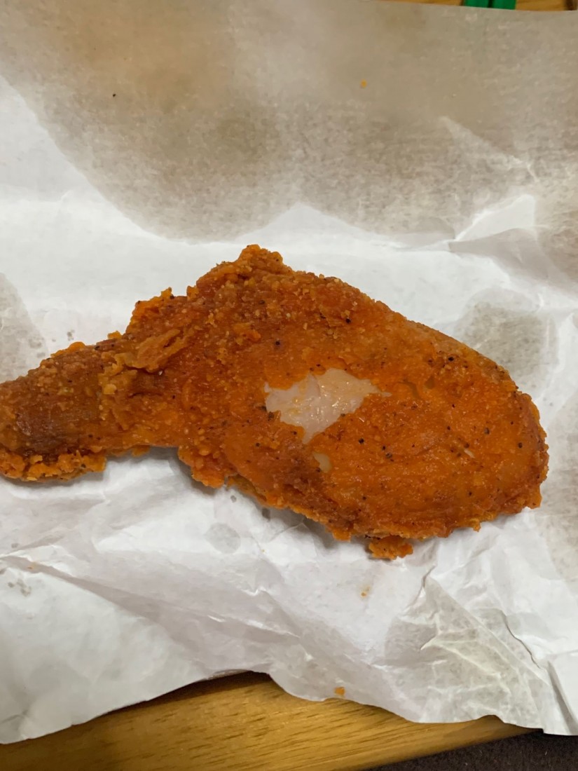 ファミマプレミアムチキン(骨付き)