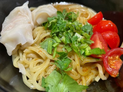 シンガポール風ラクサまぜそばパクチー入り