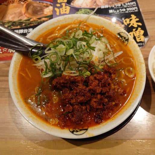 ハバネロ鬼辛四川味噌ラーメン10辛 お店はWARNINGです。