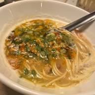台湾鶏白湯ラーメン