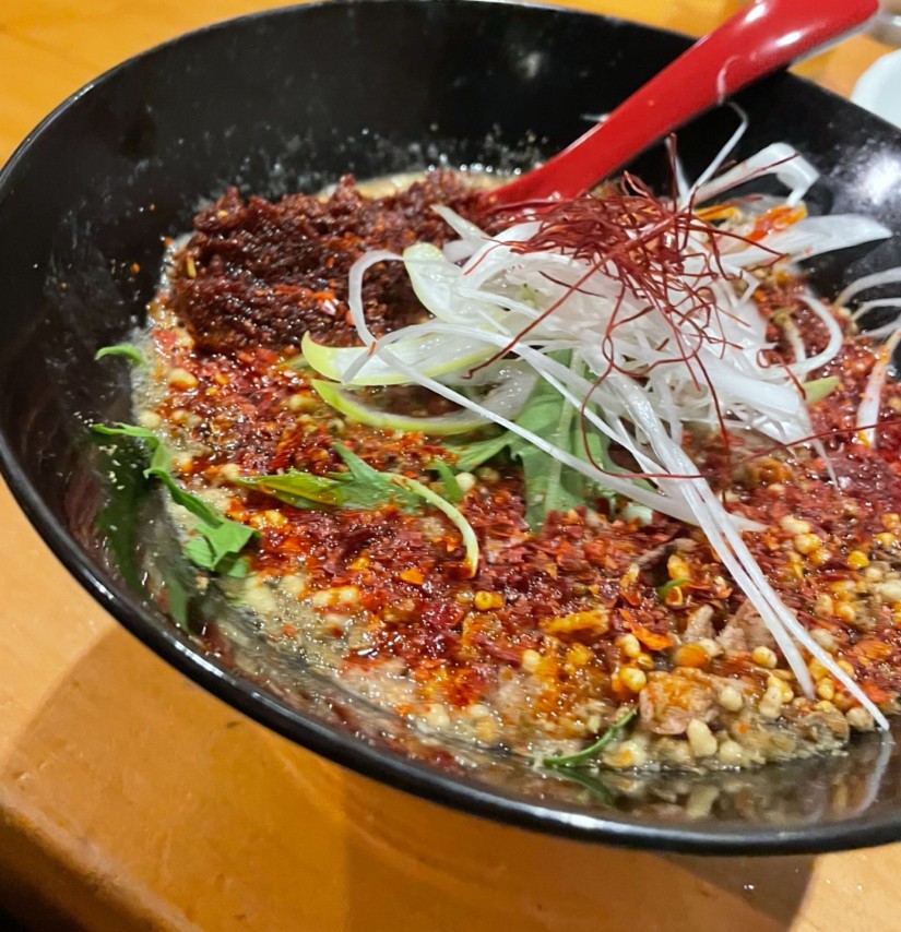 博多豚骨 汁なし担々麺 辛さなし、微笑み、優しめ、ちょい辛、辛口、激辛、フェニックス