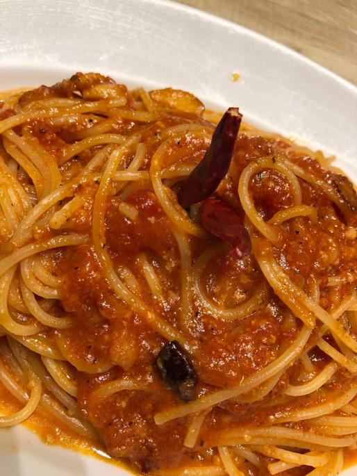 トマトとニンニクのパスタ辛さ増し 2辛