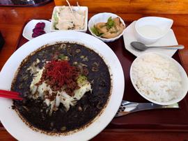 黒胡麻担々麺
