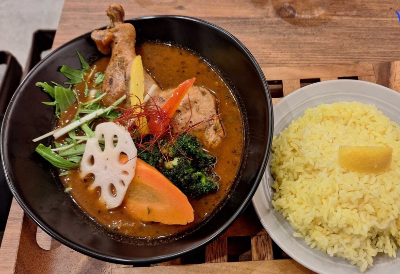 やわらか煮込みチキンレッグ 10辛