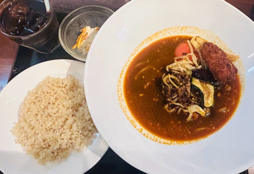 本日のオススメ（牛すじとミルフィーユカツ） 4辛