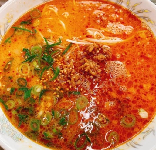 ピリ辛豚骨ラーメン