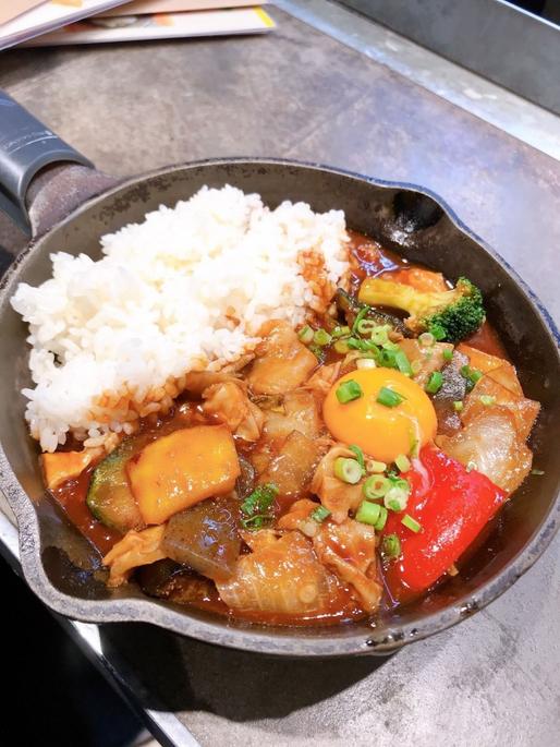 牛すじ煮込みと彩り野菜のカシミール風カレー 5辛