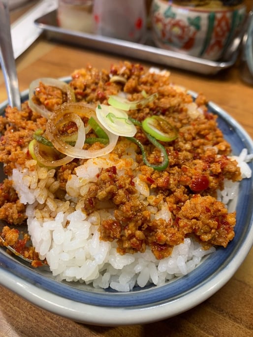 ピリ辛赤まる丼
