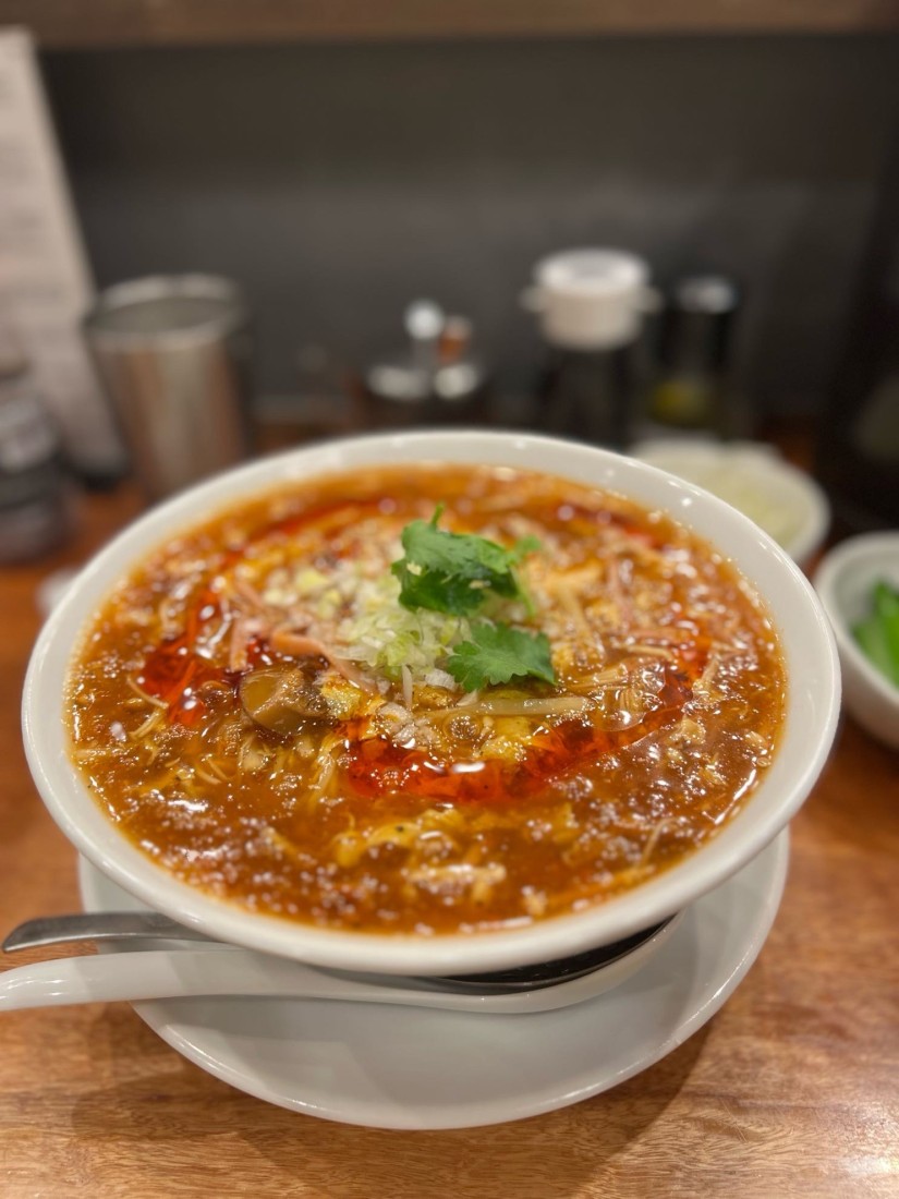 酸辣湯麺 辛さ、痺れ、ラー油鬼マシ
