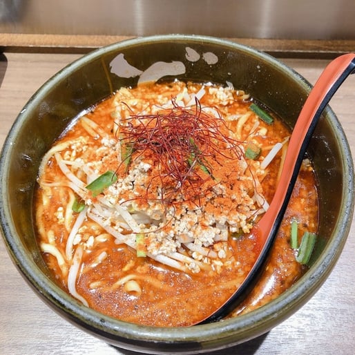 みそオロチョンらーめん 普通、激辛、ファイヤー