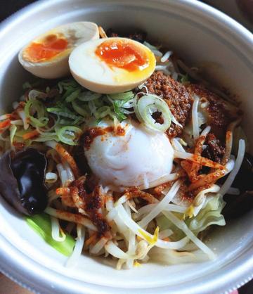 台湾野菜まぜめん辛シビ 半熟卵入