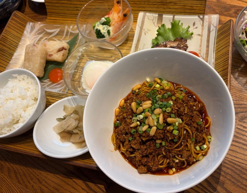 汁なし担々麺