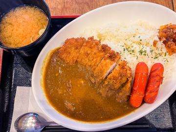 特製かつカレー(赤ウインナーはオプション)