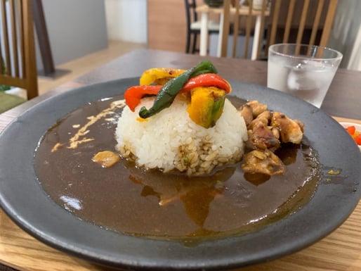 スパイシーチキンカレー黒