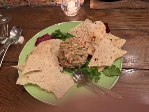 セイコガニとアボガドのワカモレ