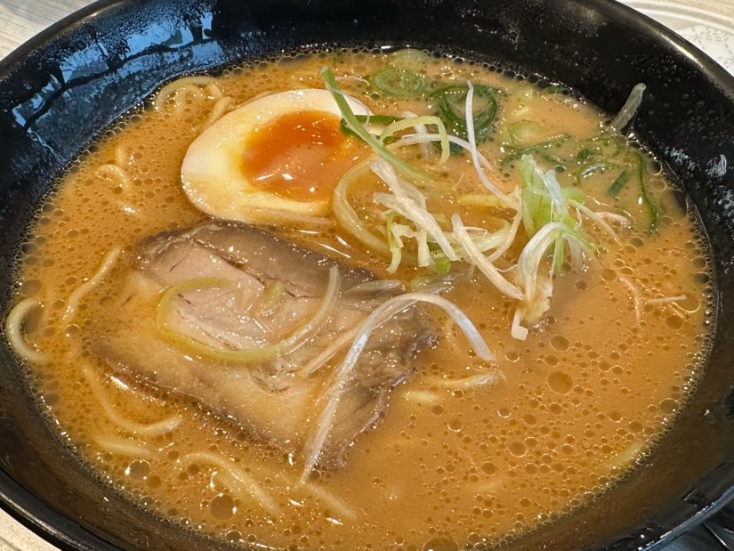特製旨辛とんこつラーメン