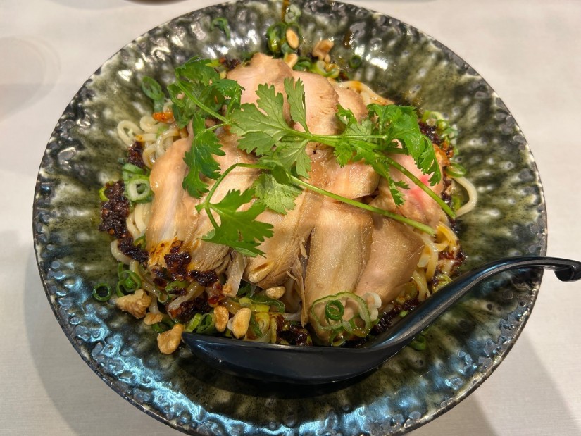 よだれ鶏のピリ辛まぜそば